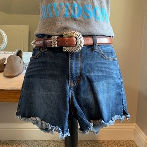Kensie Jean Shorts Raw Hem Size 4